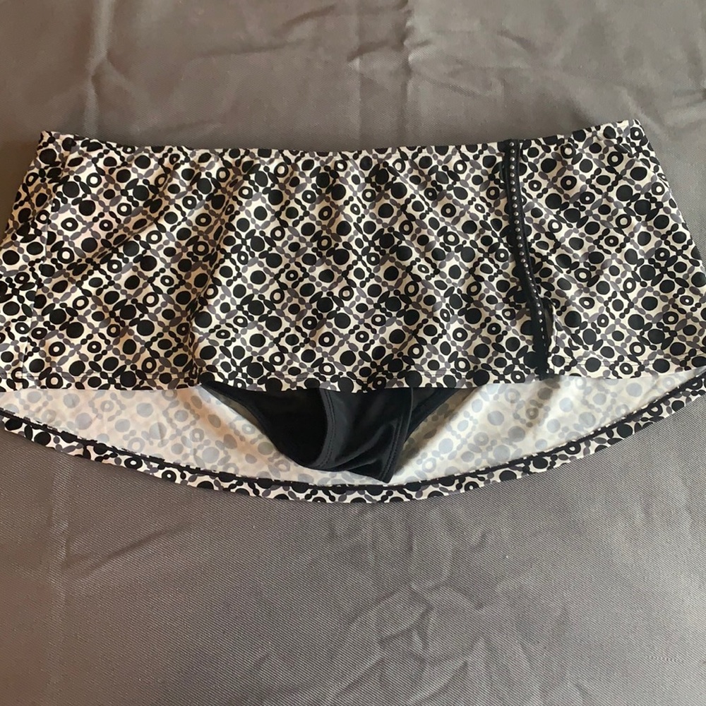 Daisy Fuentes swimsuit bottoms